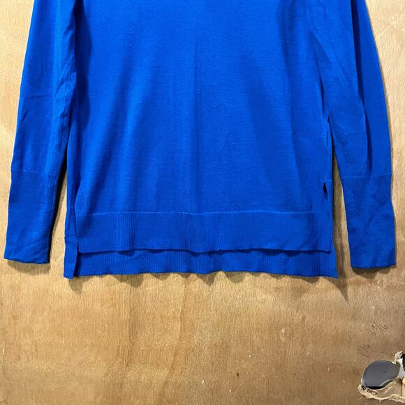 J Crew VNeck Sweater Women’s Size Small Lightweight Sapphire Blue Merino Wool - Picture 4 of 9